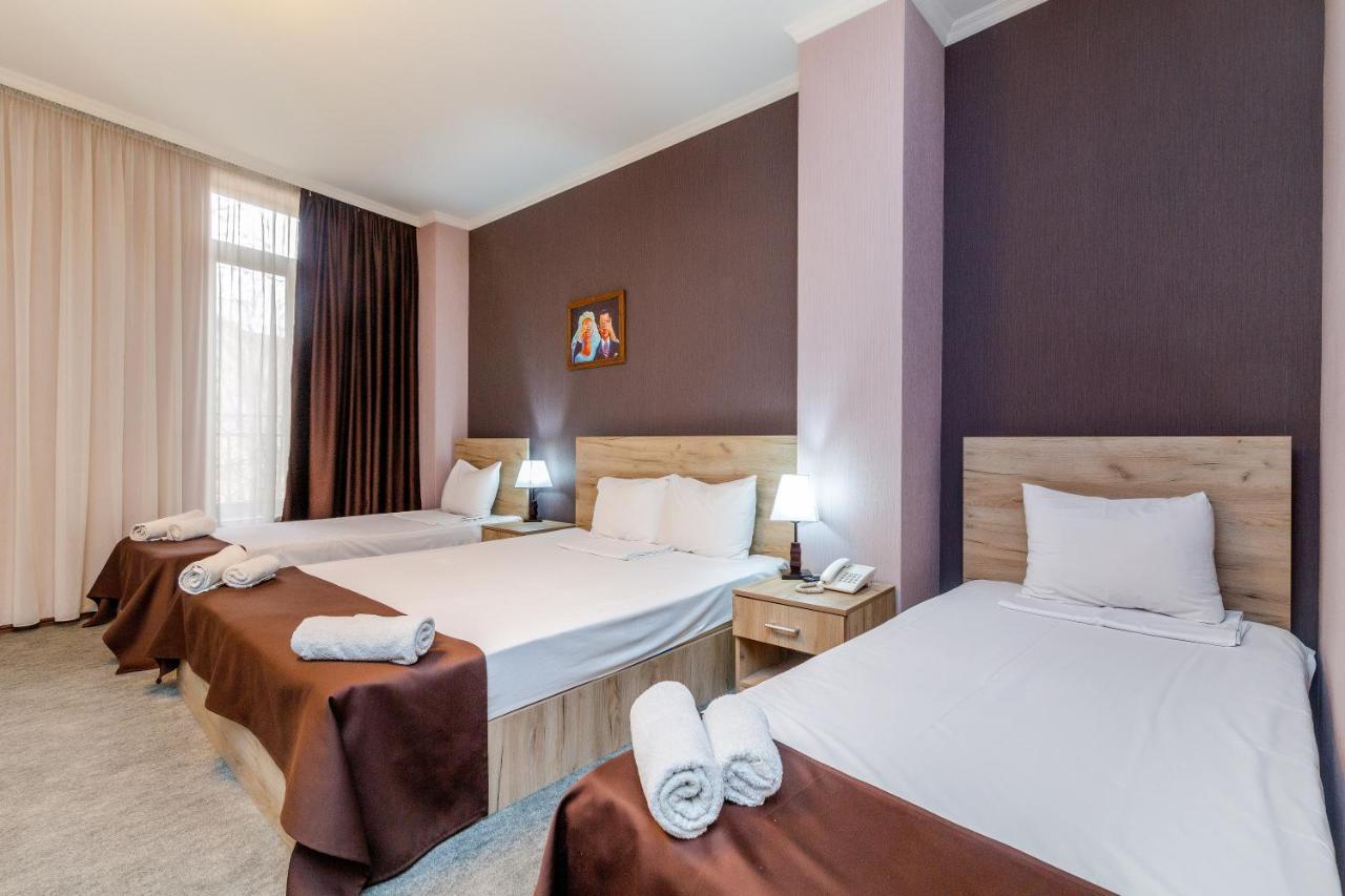 Hotel Marlyn Tiflis Exterior foto
