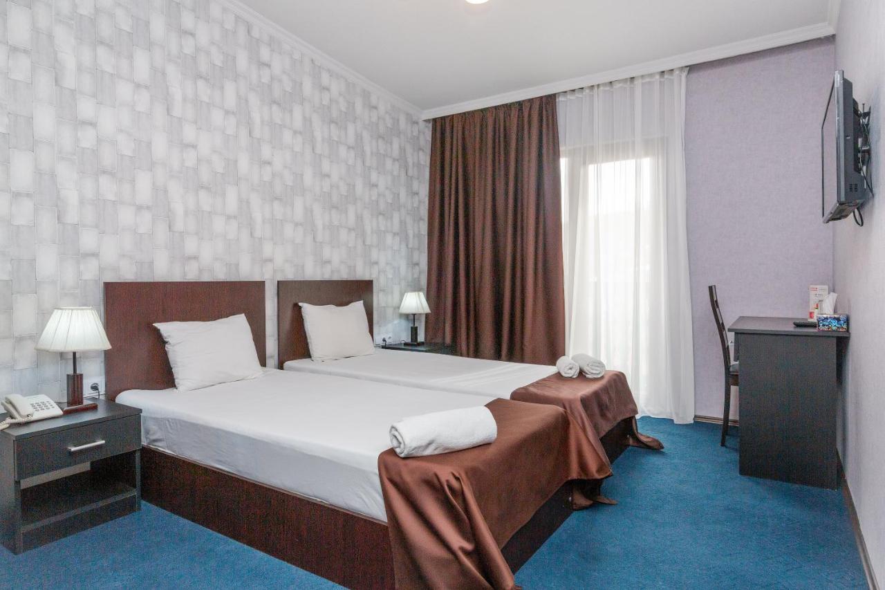 Hotel Marlyn Tiflis Exterior foto