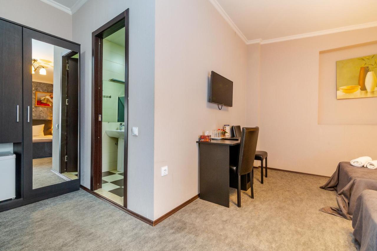 Hotel Marlyn Tiflis Exterior foto